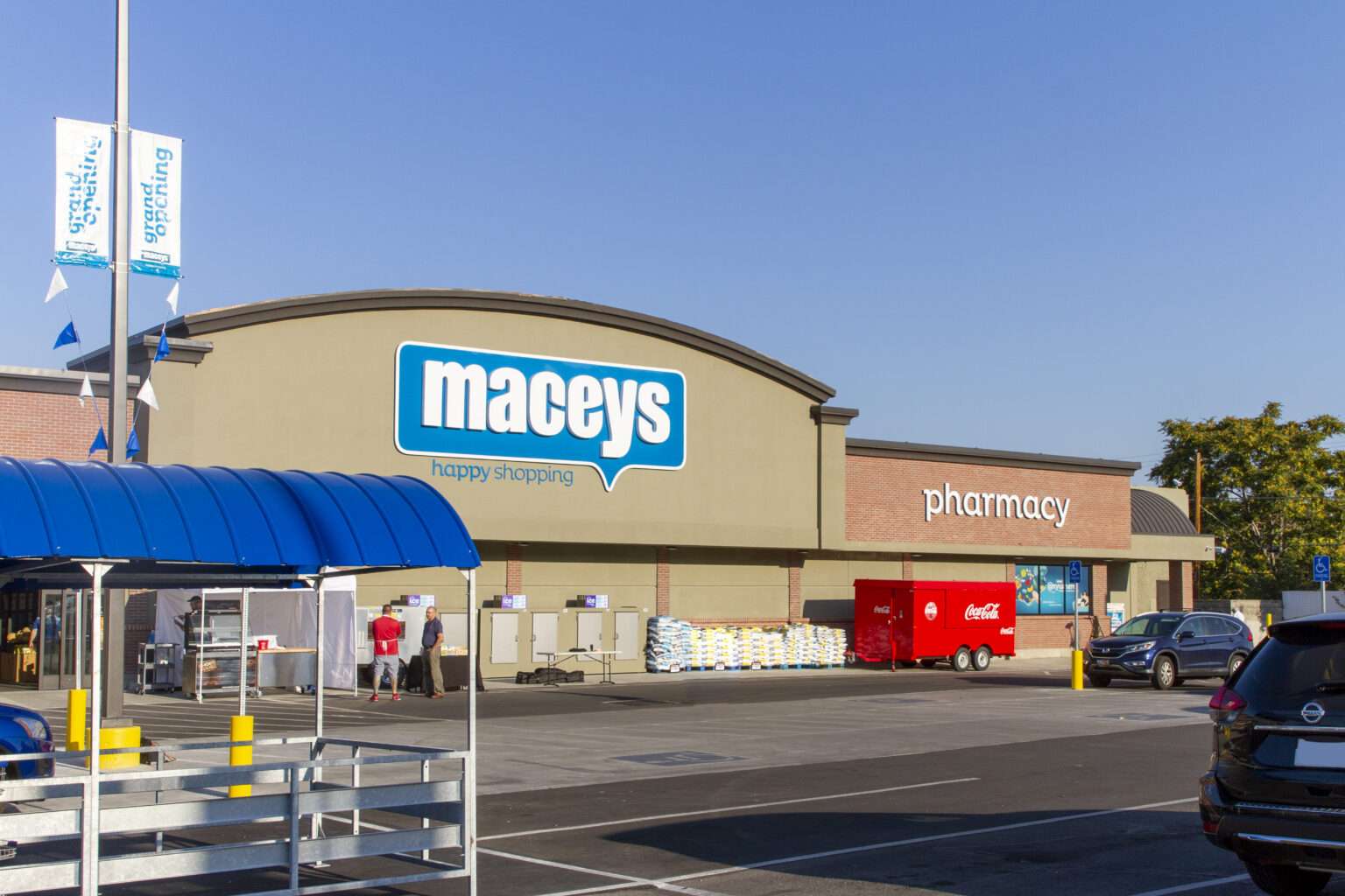Macey’s Grocery Grand Opens a new location in Salt Lake City