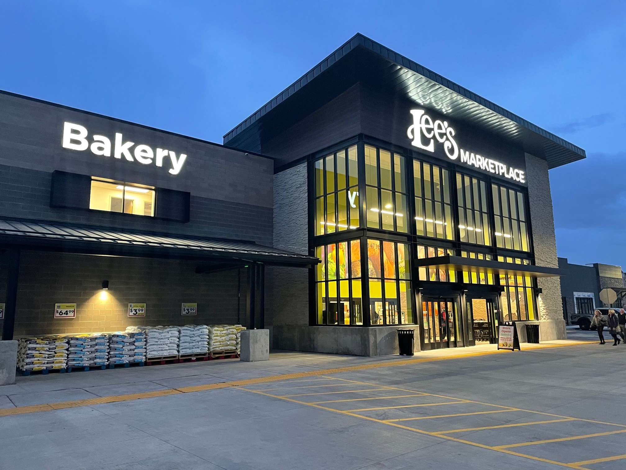 Lee s Marketplace Opens New Herriman Location Associated Food Stores